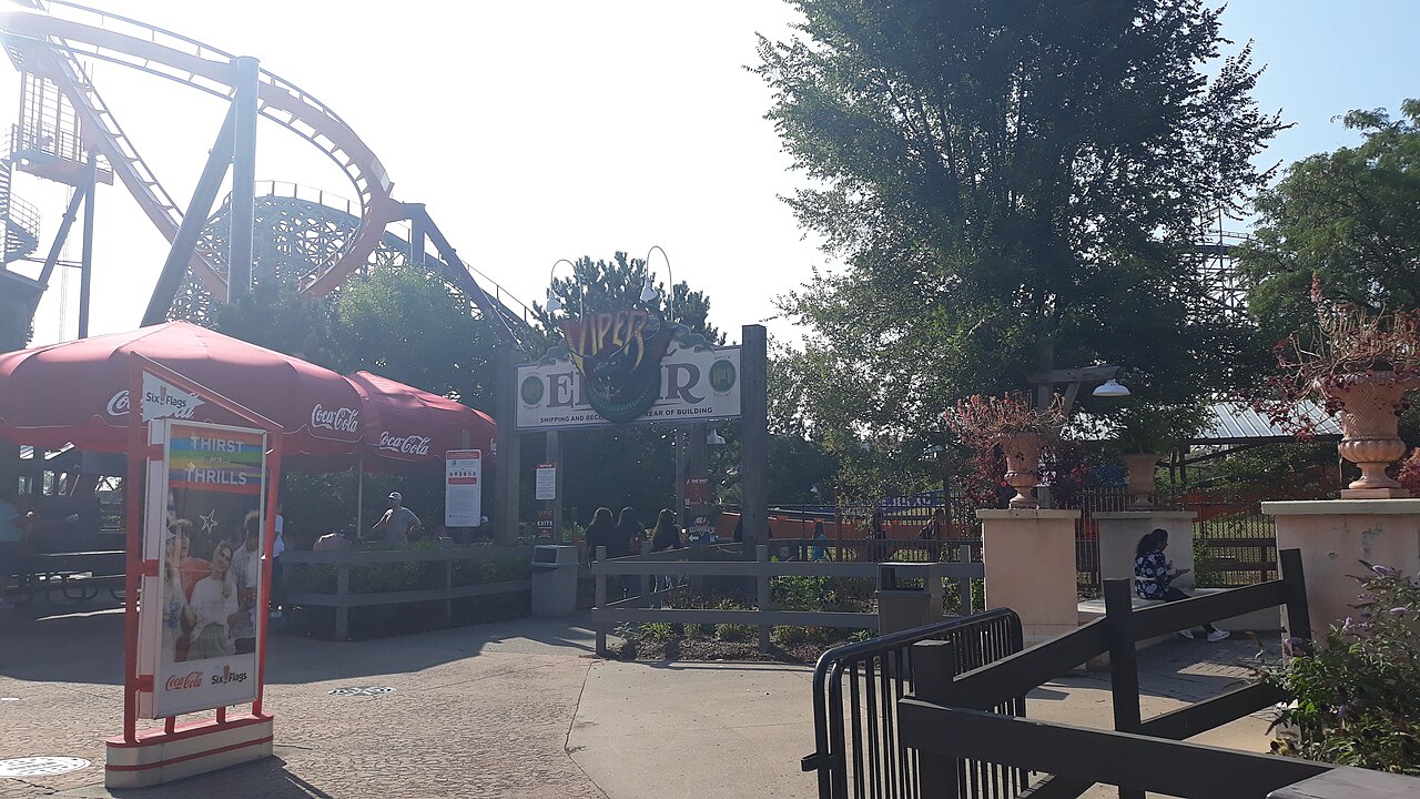 Viper at Six Flags Great America