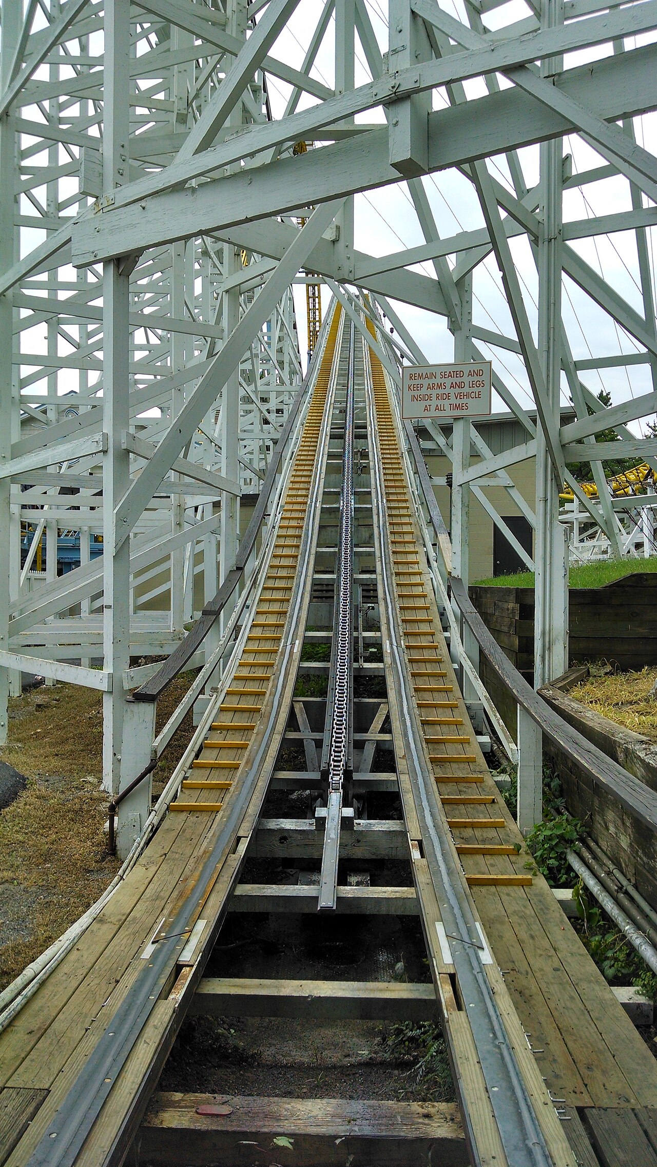 Your first view of the Comet as you wait to begin the ride