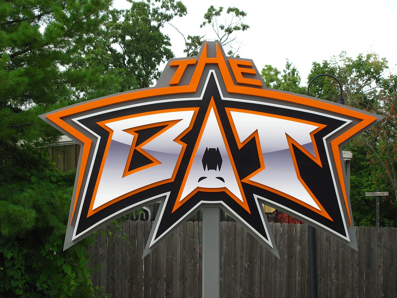 The entrance sign of The Bat at Kings Island