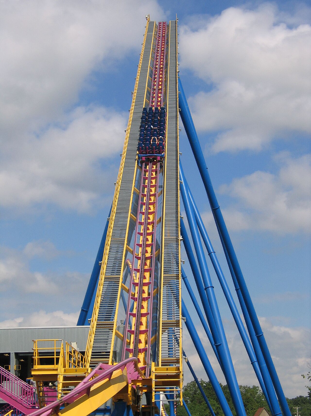 The lift hill of the Nitro coaster at Six Flags Great Adventure