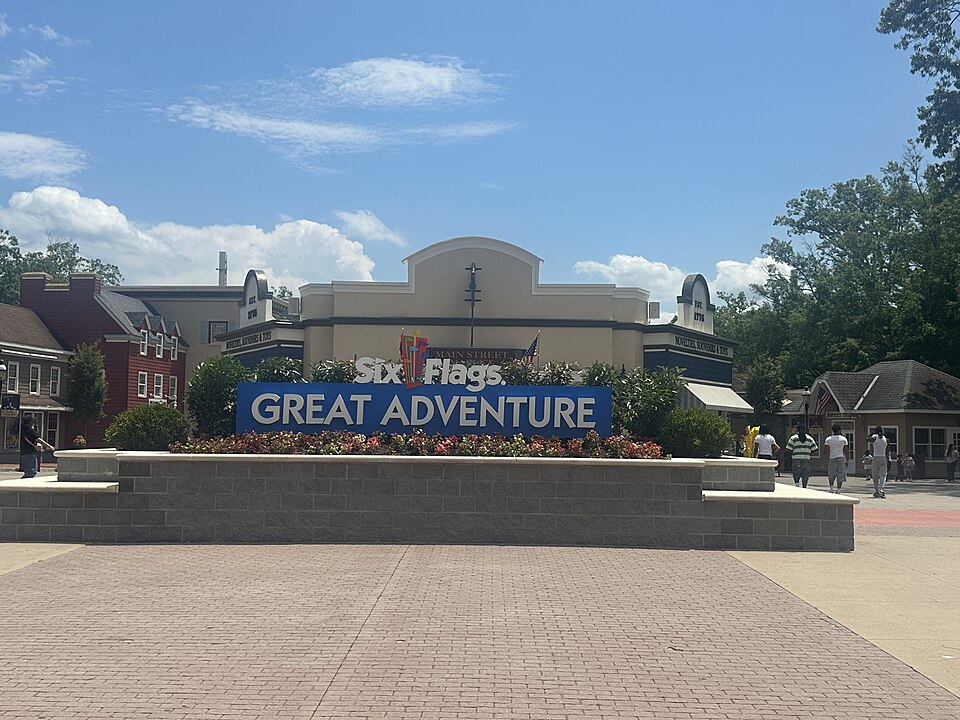 Six Flags Great Adventure entrance