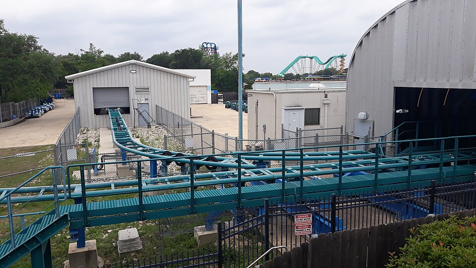 Wave Breaker: The Rescue Coaster