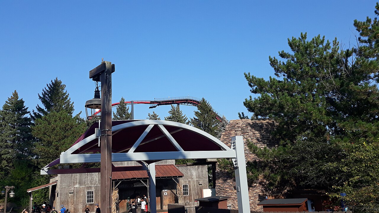 X-Flight at Six Flags Great America