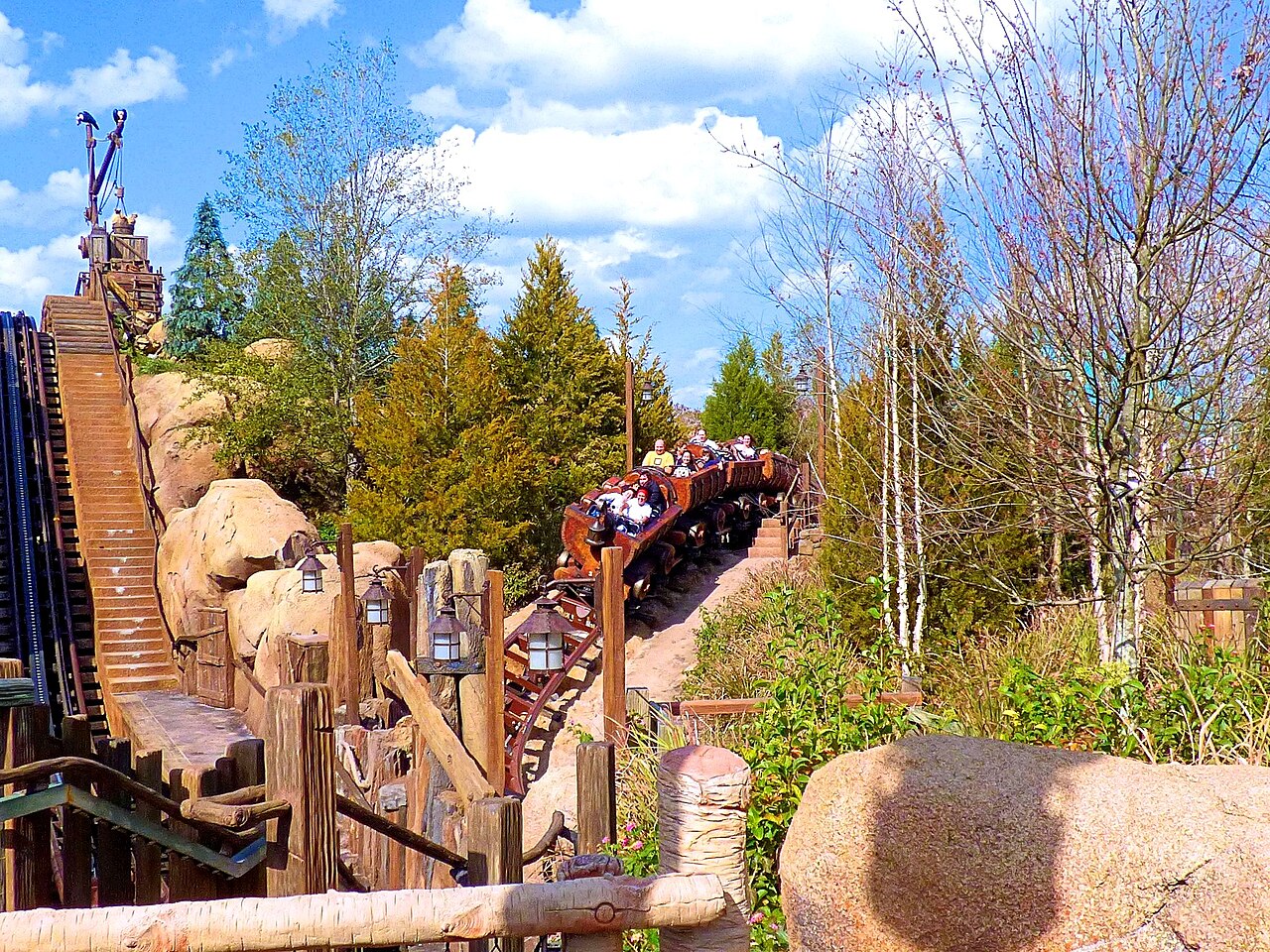The lift and crane with a train coming down the incline