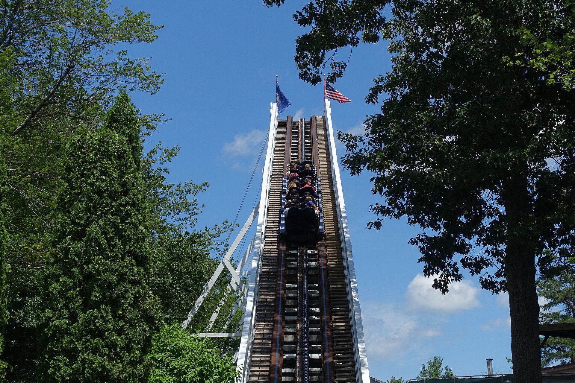 Yankee Cannonball at Canobie Lake Park