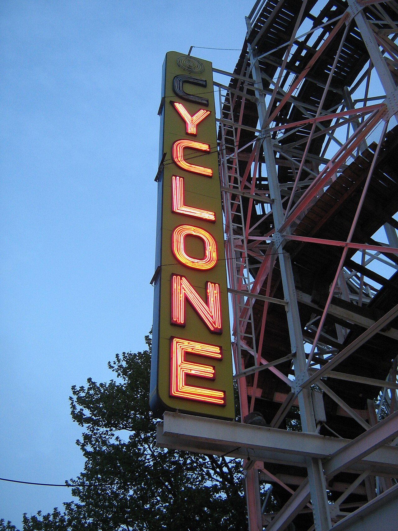 Cyclone at Luna Park