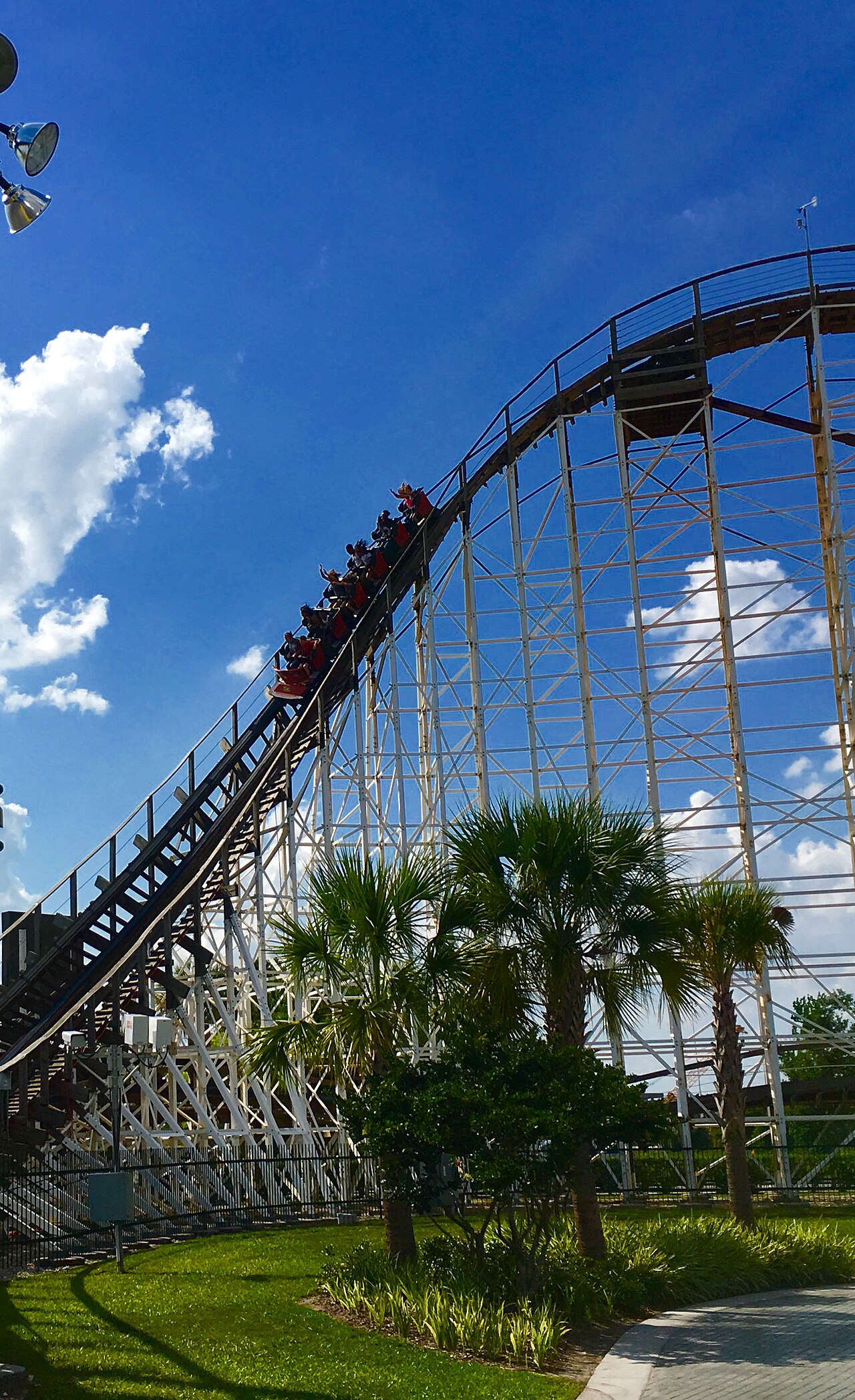 Fun Spot America Orlando's White Lightning's First Drop