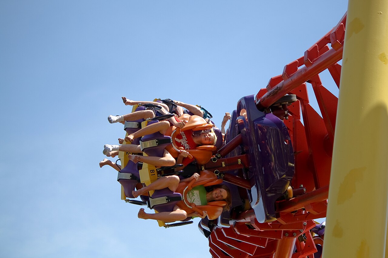 Thunderhawk cars in motion at Michigan's Adventure