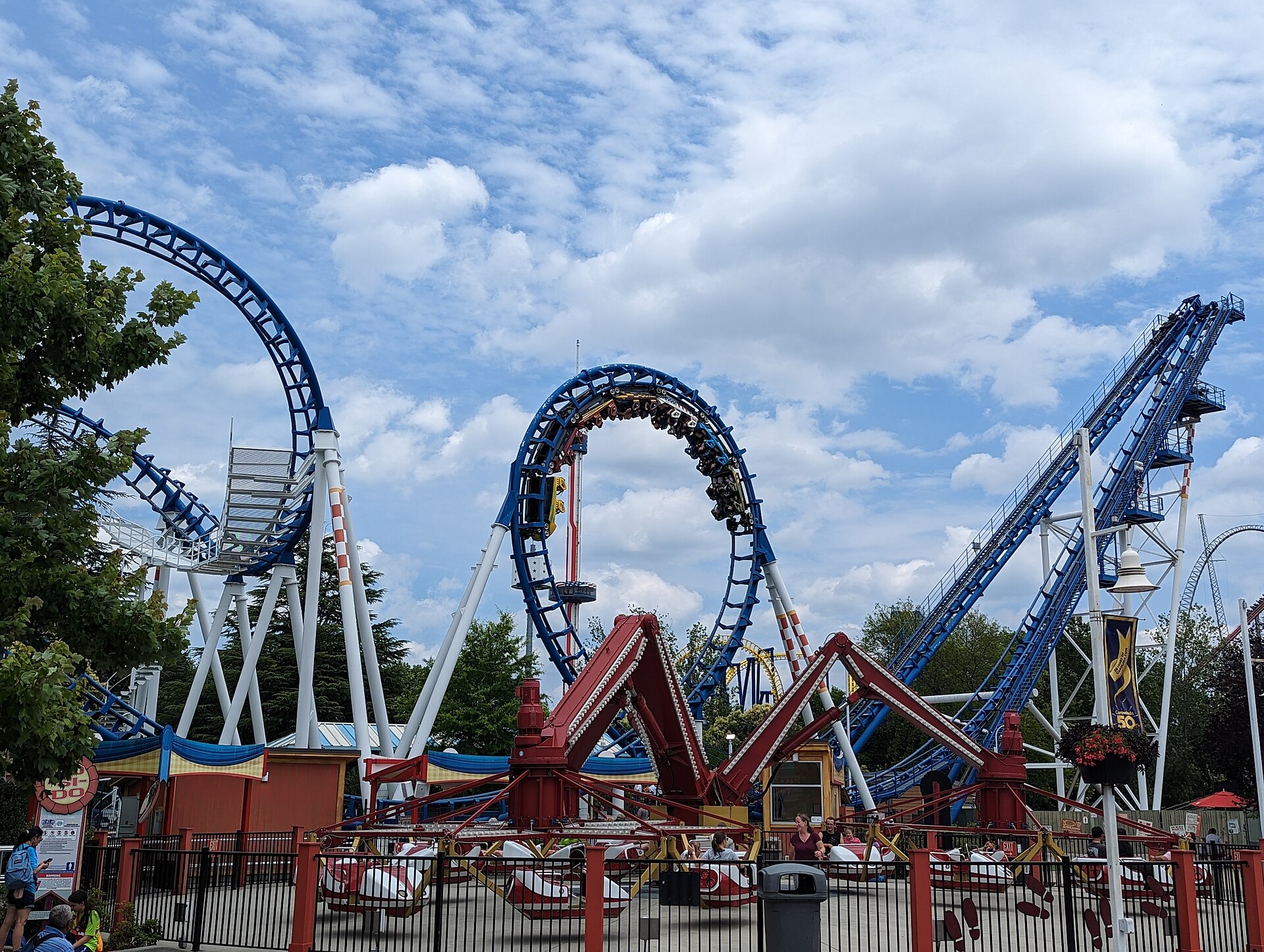 Flying Cobras at Carowinds