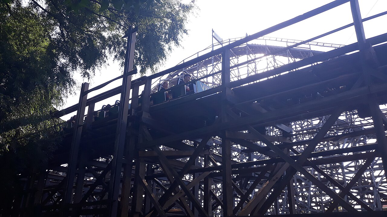 Viper at Six Flags Great America