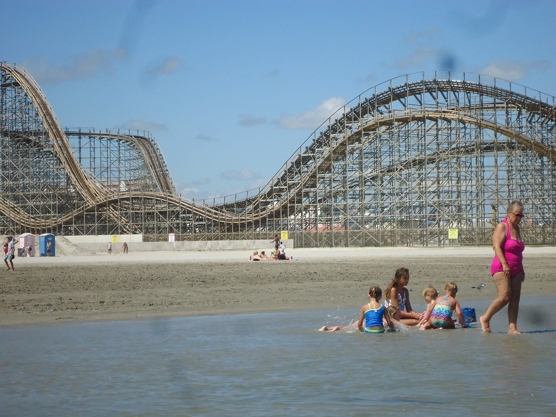 Great White at Morey's Piers